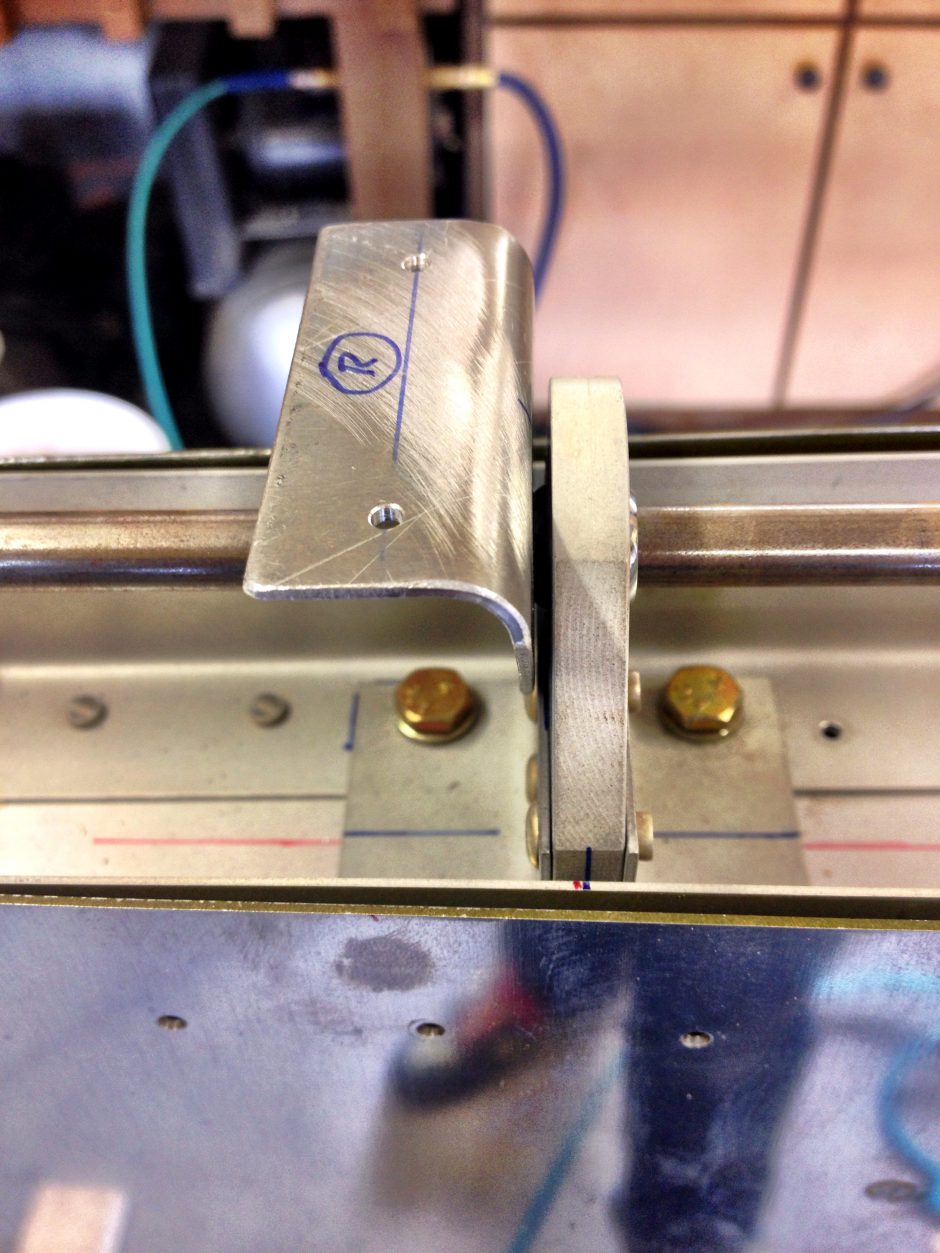 Elevator Center Hinge Bracket